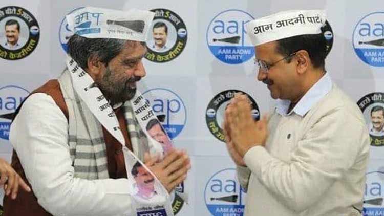 ഡൽഹിയിൽ രണ്ട് കോൺഗ്രസ് നേതാക്കൾ ആം ആദ്മിയിൽ