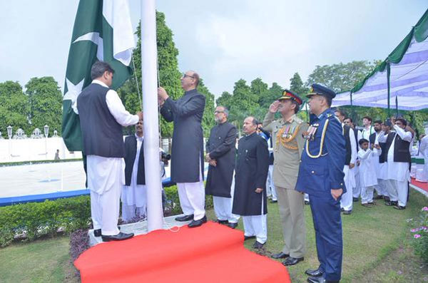 കശ്മീരികളെ കൈവിടില്ലെന്ന് പാക് ഹൈകമീഷണര്‍