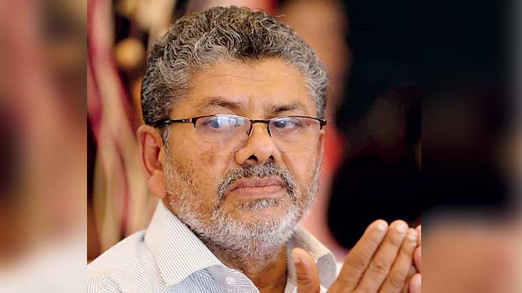 ജീ​വി​തം സു​ര​ക്ഷി​ത​മാ​ക്കാ​ൻ പോ​ളി​സി​യെ​ടു​ത്തു; ക​മ്പ​നി​യു​ടെ അ​നാ​സ്​​ഥ​യി​ൽ പാ​ളീ​സാ​യി