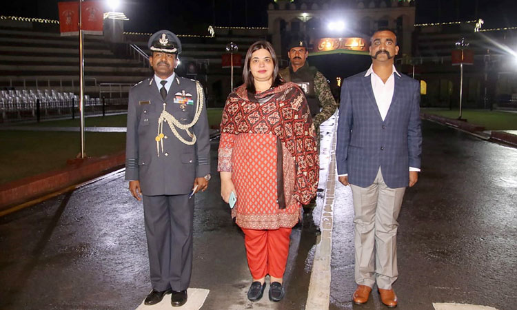 അഭിനന്ദൻ വർധമാൻ ഇന്ത്യയിലെത്തി; വരവേൽപ്പോടെ രാജ്യം