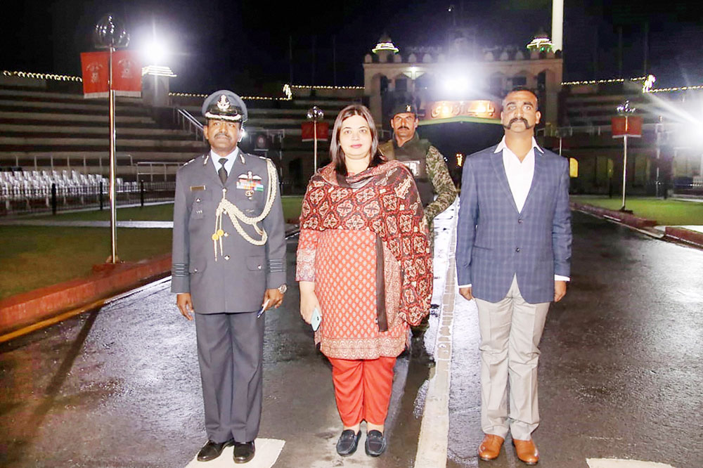 ധീരനായകനായി അഭിനന്ദൻ