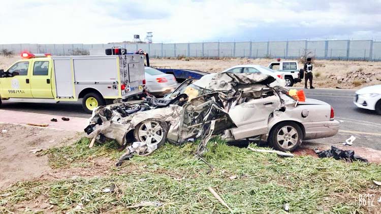 വാ​ഹ​നാ​പ​ക​ട​ത്തി​ൽ കു​ടും​ബ​ത്തി​ലെ ഏ​ഴു​പേ​ർ മ​രി​ച്ചു;  മൂ​ന്നു​പേ​ർ​ക്ക്​ പ​രി​ക്ക്​