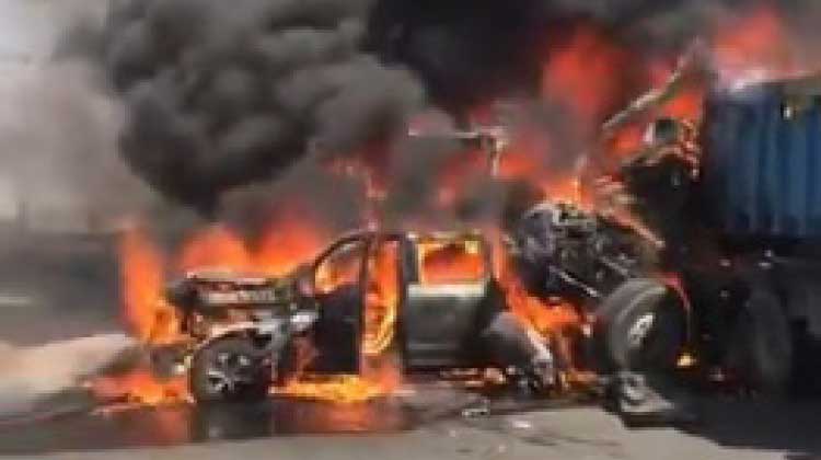 വാഹനങ്ങൾ കൂട്ടിയിടിച്ച്​ കത്തി