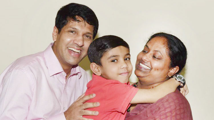 ആ​ദ​മി​ന്​ ഒാ​ടി​ക്ക​ളി​ക്കാം, ദേ​വി​ശ്രീ​യു​ടെ തുടിപ്പുമാ​യി