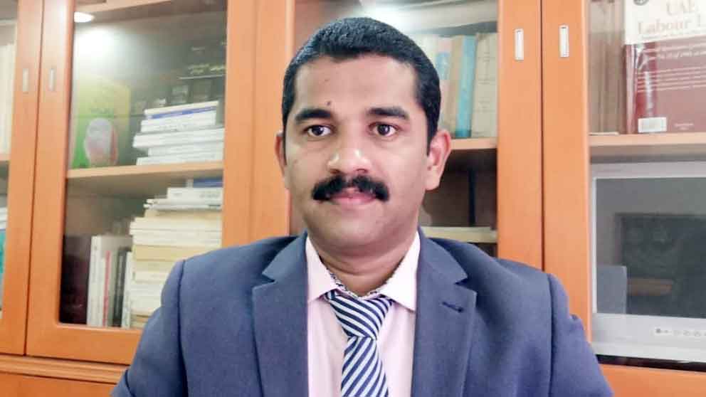 വി​സ നി​യ​മ ഭേ​ദ​ഗ​തി: പ്ര​വാ​സി​ക​ൾ ആ​ശ​ങ്ക​പ്പെ​ടേ​ണ്ട​തി​ല്ല