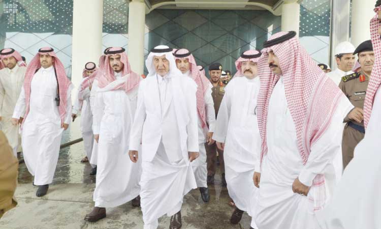 അ​ൽ​ഹ​റ​മൈ​ൻ റെ​യി​ൽ​വേ സ്​​റ്റേ​ഷ​ൻ അ​ഗ്​​നി​ബാ​ധ: തീ ​അ​ണ​ച്ച​ത്​ തി​ങ്ക​ളാ​​ഴ്​​ച പു​ല​ർ​ച്ച​യോ​ടെ