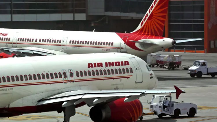 പ്രവാസികളുടെ പ്രതിഷേധം ഫലം കണ്ടു; ടിക്കറ്റ് നിരക്ക് കുറച്ച് എയര് ഇന്ത്യ പ്രവാസികളുടെ പ്രതിഷേധം ഫലം കണ്ടു; ടിക്കറ്റ് നിരക്ക് കുറച്ച് എയര് ഇന്ത്യ