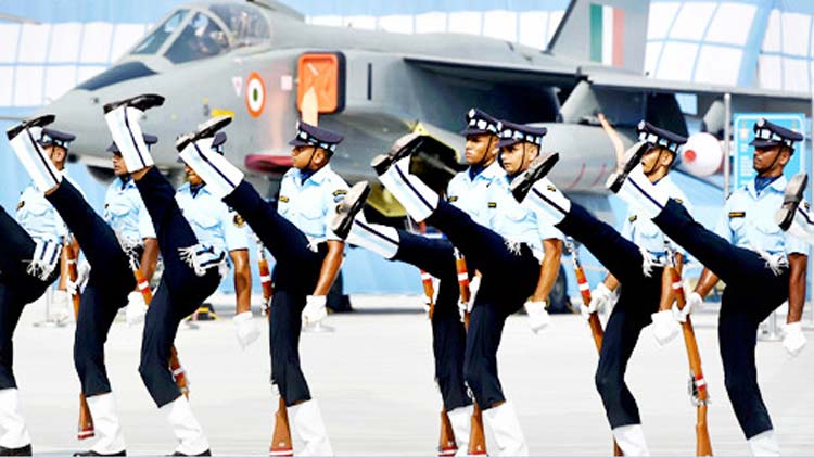 പ്ലസ്​ ടു കഴിഞ്ഞവരെ  വ്യോമസേന വിളിക്കുന്നു