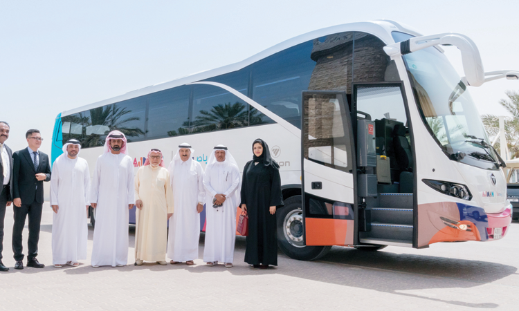 അ​ജ്​​മാ​ൻ ബ​സു​ക​ളി​ൽ ഇ​നി ഇ​ൻ​റ​ർനെ​റ്റും  സി​നി​മ​യും ഗെ​യി​മും