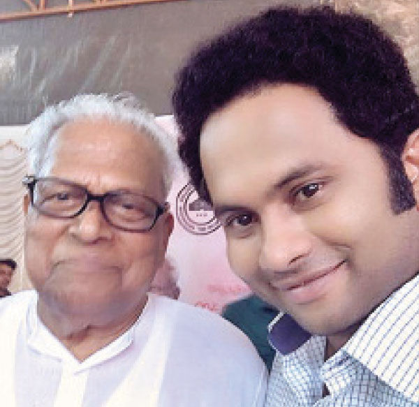 വി.എസിനൊപ്പം അജുവിന്‍െറ ‘തെക്കന്‍ സെല്‍ഫി’