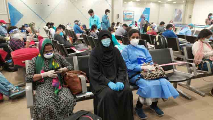 അക്​ബർ ട്രാവൽസി​െൻറ മൂന്ന്​ ചാർ​േട്ടഡ്​ വിമാനങ്ങൾ യാത്രയായി