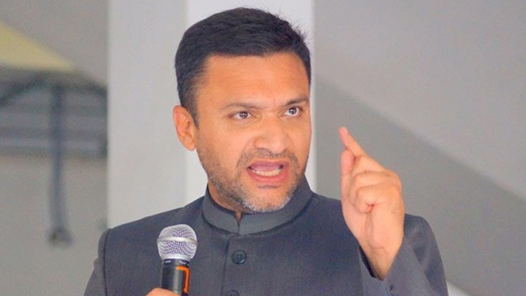 ‘15 മിനിറ്റ്​ ധാരാളം’ പ്രയോഗം; അക്​ബറുദ്ദീൻ ഉവൈസിക്കെതിരെ  കേസെടുക്കാൻ നിർദേശം