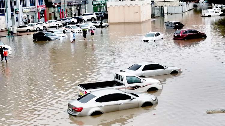 രാ​ജ്യ​മൊ​ട്ടു​ക്കും​ കനത്ത മഴ