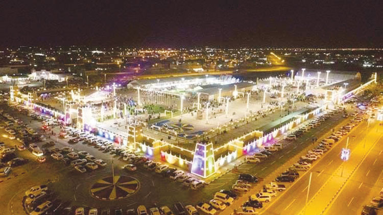 ഉത്സവങ്ങളുടെ കിഴക്കൻ കാലം; ശ്രദ്ധേയമായി ​‘സാംസ്കാരിക ഗ്രാമം’