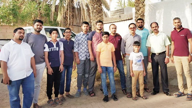 ഉൾപ്രദേശങ്ങളിലെ തൊഴിലാളികളെ നോമ്പ്​ തുറപ്പിച്ച്​ ടീം ഇഫ്​താർ