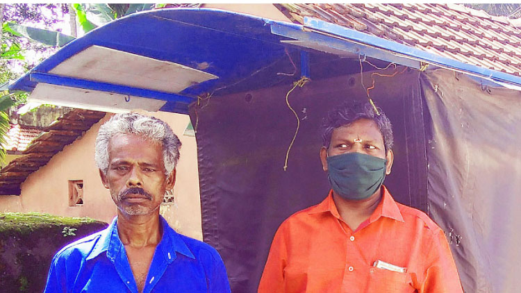 പേടിച്ചിട്ടാരും കപ്പലണ്ടി വാങ്ങുന്നില്ല; വറചട്ടിയിലാണിവരുടെ ജീവിതം