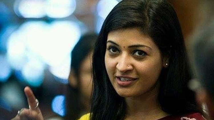 അൽക്ക ലാംബ ​കോൺഗ്രസിൽ ചേർന്നു