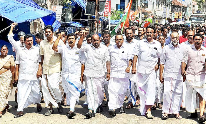 അപ്രതീക്ഷിത ഹർത്താലിൽ ജനം വലഞ്ഞു