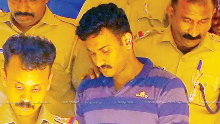 അഖിൽ കുറ്റം സമ്മതിച്ചു; കൊ​ല​പാ​ത​ക​ത്തി​ലേ​ക്ക് ന​യി​ച്ചത് രാ​ഖിയുടെ ഭീ​ഷ​ണി​