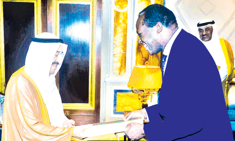 കെ​നി​യ​ൻ പ്ര​സി​ഡ​ൻ​റിെൻറ ദൂ​ത​ൻ  അ​മീ​റു​മാ​യി ച​ർ​ച്ച ന​ട​ത്തി