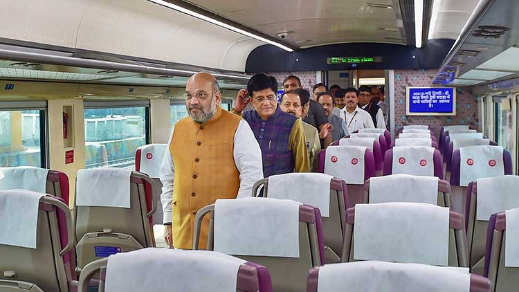 amit-shah-on-vande-mataram-express