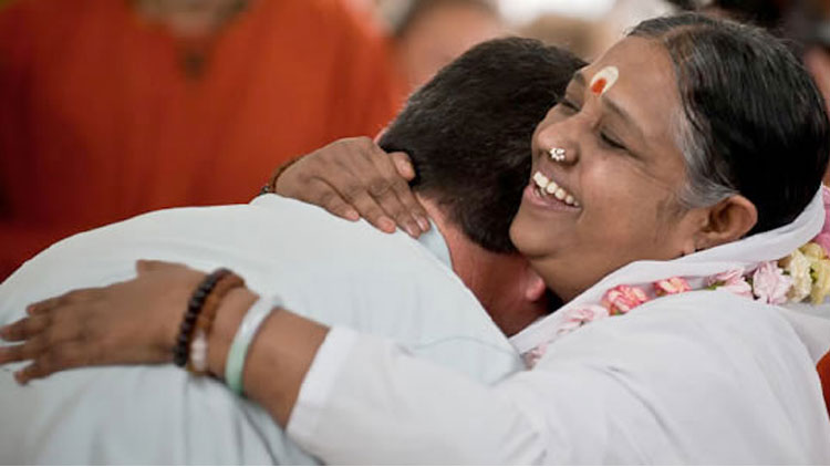 കോവിഡ്​ ഭീതി: അമൃതാനന്ദമയി ആശ്രമത്തിൽ ദർശനം നിർത്തി