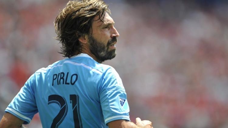 പിർലോ: കാൽപന്തുകളിയിലെ കാൽപനികൻ