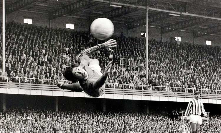 1966 ലോ​ക​ക​പ്പി​ലെ ഇം​ഗ്ല​ണ്ടി​െൻറ ചാ​മ്പ്യ​ൻ ടീം ​ഗോ​ൾ​കീ​പ്പ​ർ ഗോ​ർ​ഡ​ൻ ബാ​ങ്ക്​​സ്​ അ​ന്ത​രി​ച്ചു