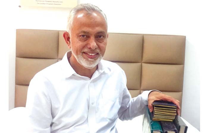 ബോ​ര്‍ഡിം​ഗ് പാ​സ് ശേ​ഖ​ര​വു​മാ​യി അ​ന്‍വ​ര്‍ ബ​ര​യി​ല്‍