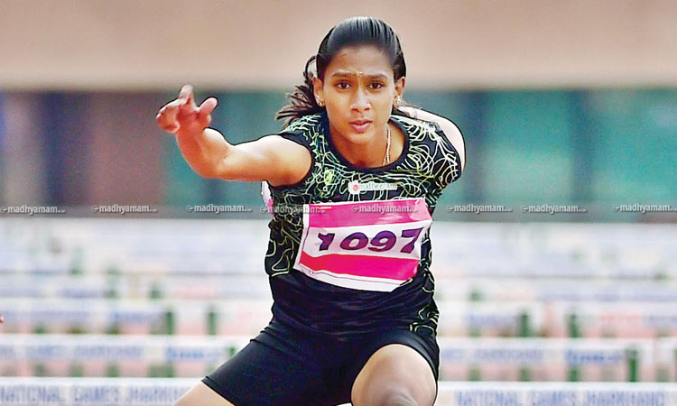 ജൂനിയർ മീറ്റ്​: അ​പ​ർ​ണ റോ​യി​ക്ക് ദേ​ശീ​യ റെ​ക്കോ​ഡ്്; അ​ബി​ത​ക്കും സ്വ​ർ​ണം