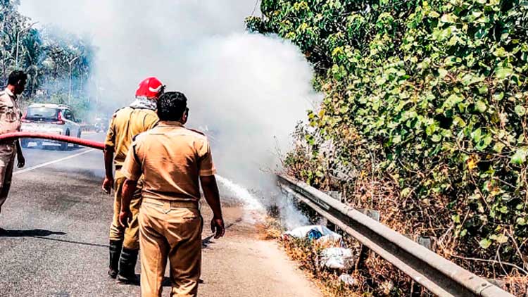 ഭീതി പരത്തി പുല്ലിന്​ തീപിടിത്തം