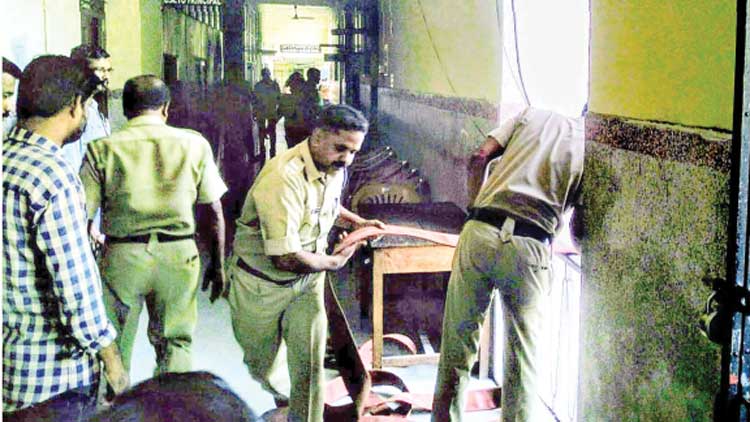 മെഡിക്കൽ കോളജ്​ ഓഫിസ്​ മുറിയിൽ തീപടർന്നത്​​ പരിഭ്രാന്തി പരത്തി