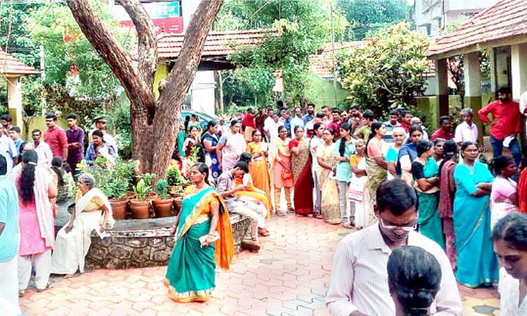 ഉയർന്ന പോളിങ്​; വോട്ടുയന്ത്രങ്ങൾക്ക് വ്യാപക തകരാർ