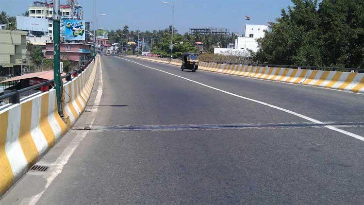 കഞ്ചാവ്​, ക്വ​ട്ടേഷൻ സംഘങ്ങളുടെ വിളനിലമായി കാക്കാഴം റെയിൽവേ മേൽപാലം