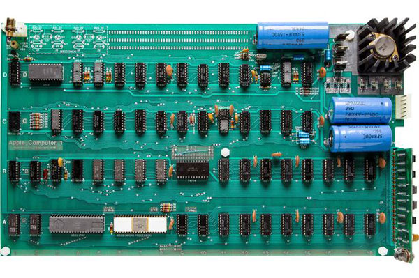സ്റ്റീവ് ജോബ്സ് കൈകൊണ്ട് നിര്‍മിച്ച കമ്പ്യൂട്ടര്‍ ലേലത്തിന്