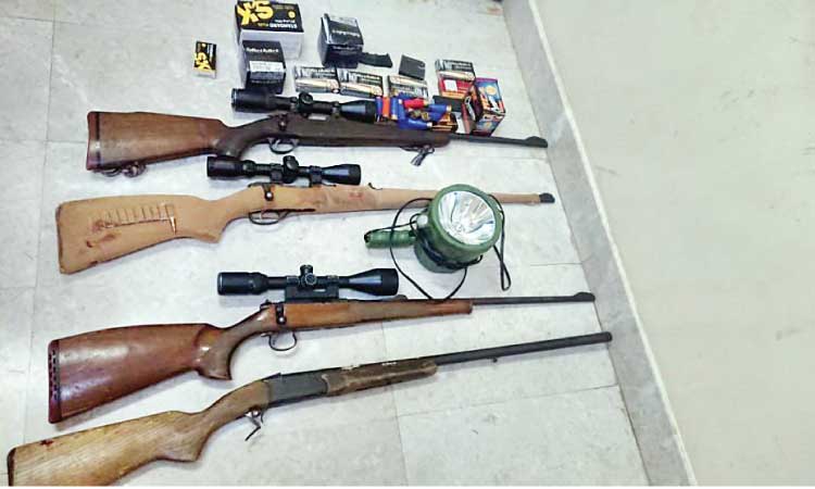 അ​റേ​ബ്യ​ൻ ഗ​സെ​ല്ലെ​ക​ളെ വേ​ട്ട​യാ​ടി​യ​വ​ർ പി​ടി​യി​ൽ