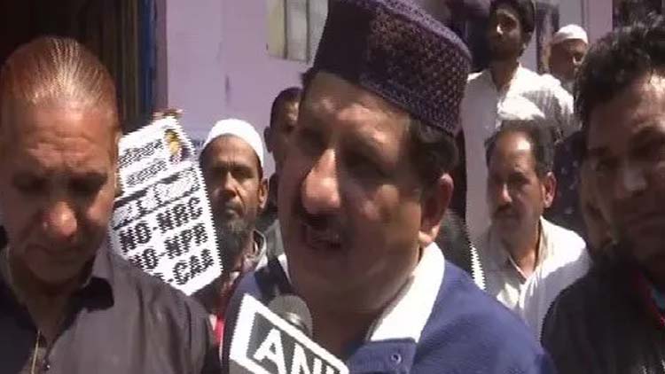 മധ്യപ്രദേശിലെ സ്​കൂളിൽ മുസ്​ലിം വിദ്യാർഥികൾക്ക്​​ ഹാളിന്​ പുറത്ത്​ പരീക്ഷ 