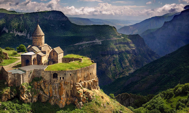 ​അ​ർ​മേ​നി​യയിലെ മഞ്ഞു പൂക്കൾ