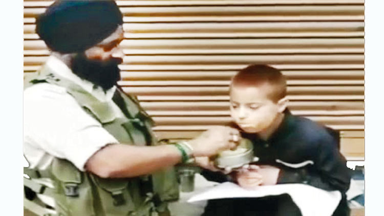 army-man-gives-food
