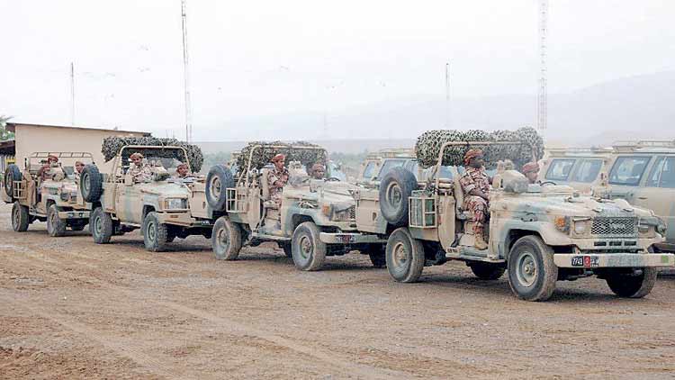 ‘ഹി​ക്ക’ ചു​ഴ​ലി​ക്കൊ​ടു​ങ്കാ​റ്റ്​ ദു​ക​മി​ൽ ആ​ഞ്ഞ​ടി​ച്ചു