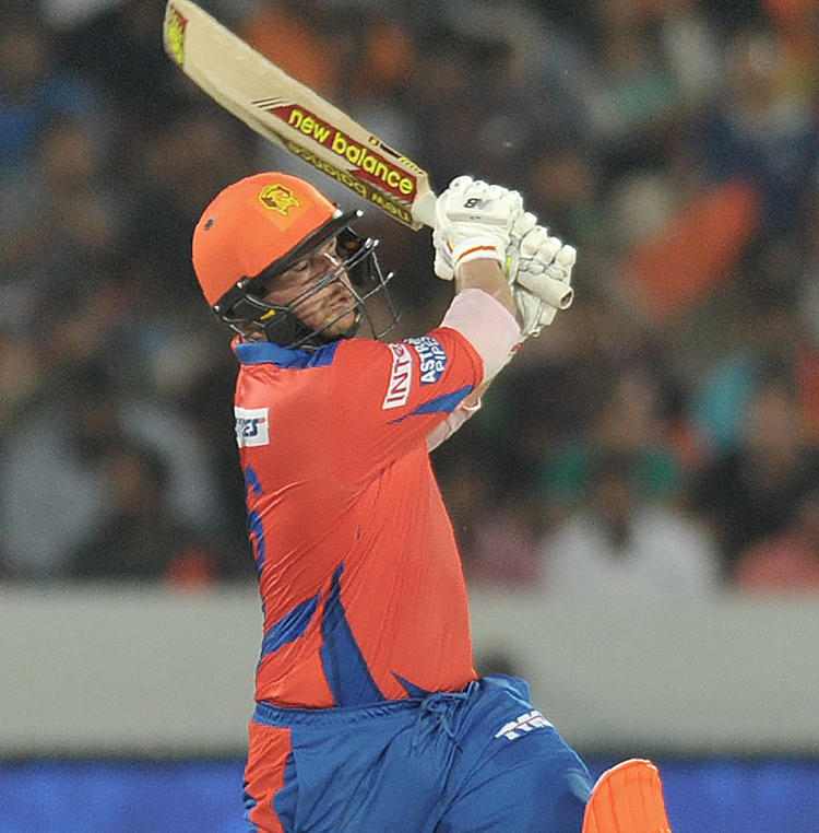 ​െഎ.പി.എൽ: ഗുജറാത്തിനെ തോല്‍പ്പിച്ച് ഹൈദരാബാദ്