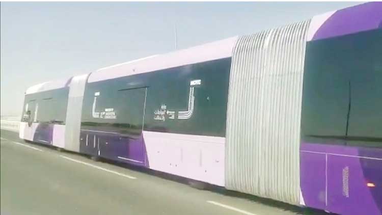 ബ​​സും അ​​ല്ല ​ട്രാ​​മും അ​​ല്ല, ഇ​​വ​​ൻ എ.​​ആ​​​ര്‍.​​ടി