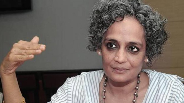 ഇന്ത്യൻ സൈന്യത്തിനെതിരായ പ്രസ്താവനയിൽ മാപ്പപേക്ഷയുമായി അരുന്ധതി റോയ്