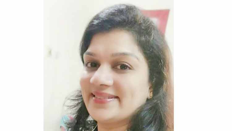 കോ​വി​ഡ്​ രോ​ഗി​ക​ൾ​ക്കി​ട​യി​ൽ  ക​രു​ത​ലി​െൻറ ക​ര​ങ്ങ​ളു​മാ​യി ആ​ശ​യും