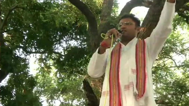 ഹരിയാന കോൺ​ഗ്രസിൽ സീറ്റ്​ വിൽപ്പന​; സോണിയയുടെ വസതിക്ക്​ മുന്നിൽ പ്രതിഷേധം