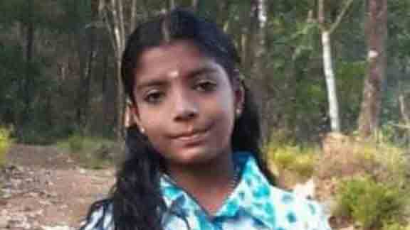 കളിക്കുന്നതിനിടെ സാരി കഴുത്തിൽ കുരുങ്ങി പെൺകുട്ടി മരിച്ചു