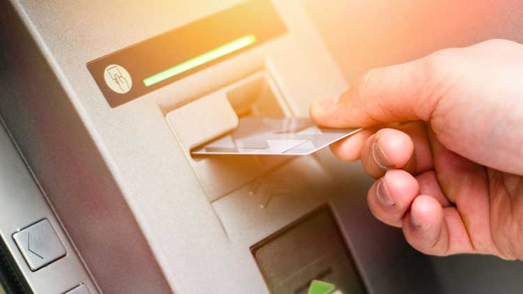 വ്യാജ എ.ടി.എം കാർഡ് നിർമ്മിച്ച് പണം തട്ടുന്ന സംഘത്തിലെ രണ്ടുപേർ അറസ്റ്റിൽ