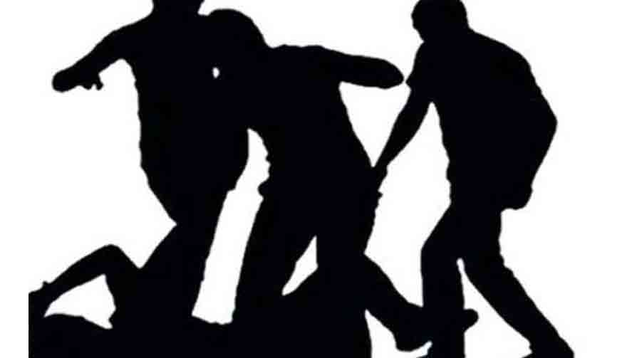 ചെങ്ങോടുമല സമരസമിതി നേതാവിന്​ ഡി.​വൈ.​എ​ഫ്.​ഐ മ​ർ​ദനം