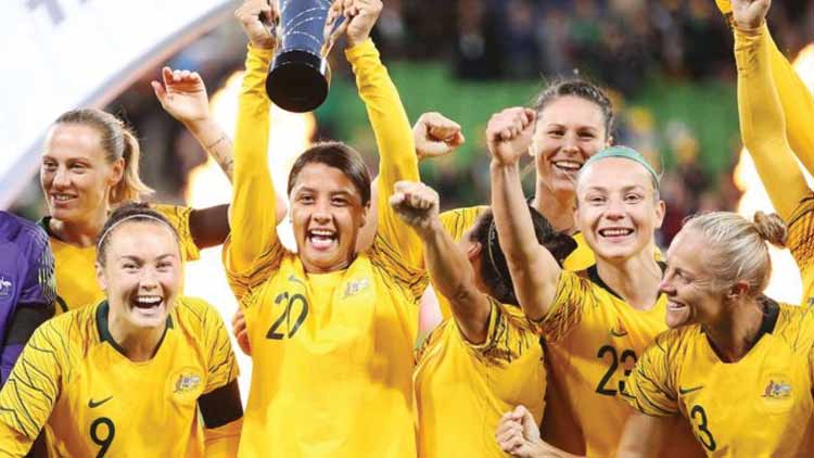 australian-women-football-team.jpg