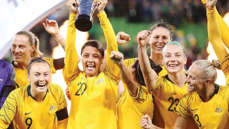 australian-women-football-team.jpg